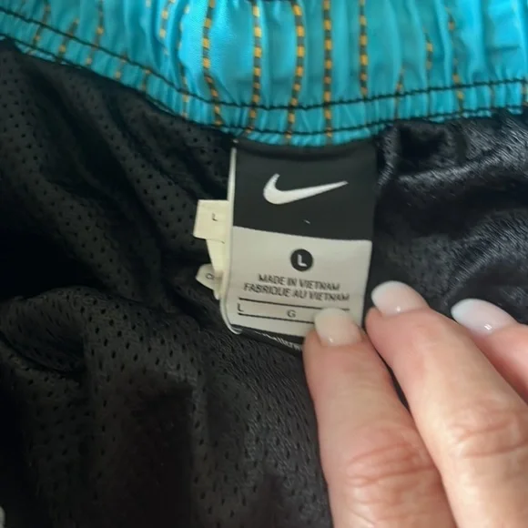 Men’s black orange and blue Nike board shorts size L - Picture 2 of 5